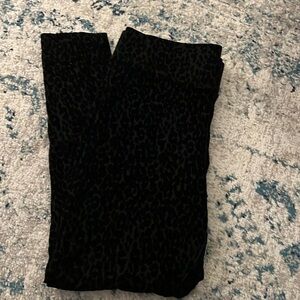 Old Navy Stevie Black animal text pants.